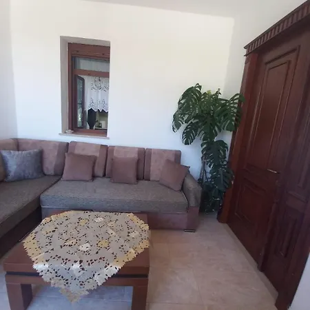 Rock Mountain House Apartmán Gjirokastër